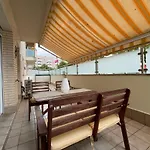 70m2 2bedrooms 25m2terrace, 4pools, 3min