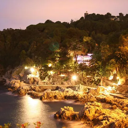 70m2 2bedrooms 25m2terrace, 4pools, 3min