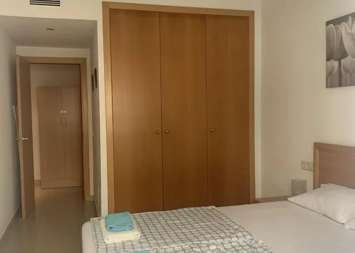 70m2 2bedrooms 25m2terrace, 4pools, 3min 公寓