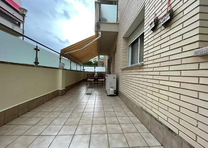 公寓 70m2 2bedrooms 25m2terrace, 4pools, 3min 滨海略雷特