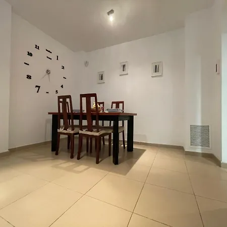 70m2 2bedrooms 25m2terrace, 4pools, 3min