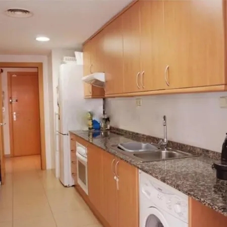 70m2 2bedrooms 25m2terrace, 4pools, 3min