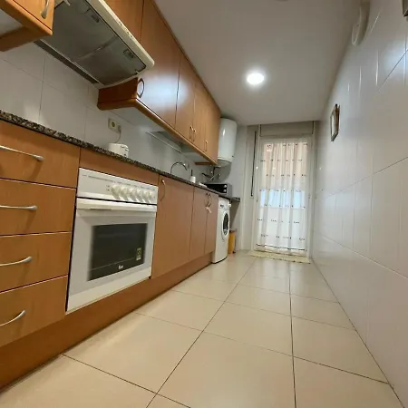 아파트 70m2 2bedrooms 25m2terrace, 4pools, 3min