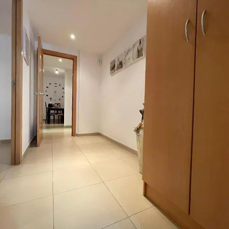 70m2 2bedrooms 25m2terrace, 4pools, 3min יורט דה מאר