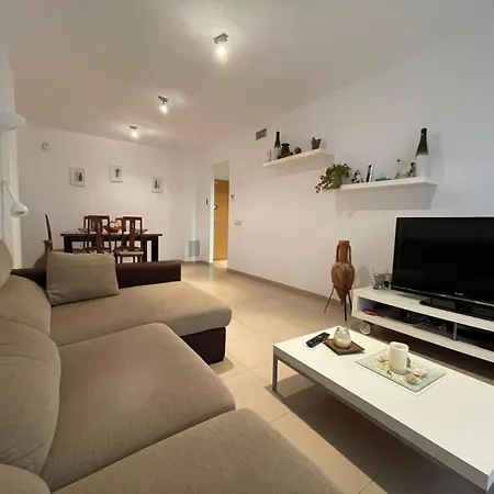 70m2 2bedrooms 25m2terrace, 4pools, 3min