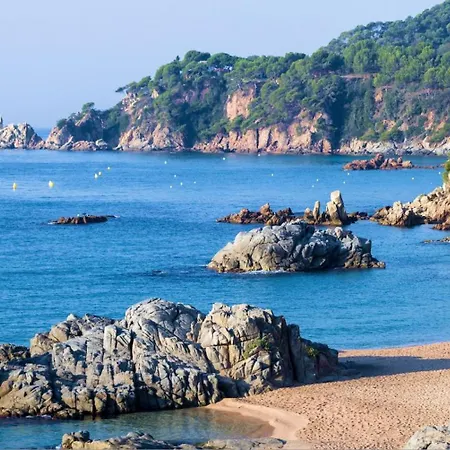 70m2 2bedrooms 25m2terrace, 4pools, 3min