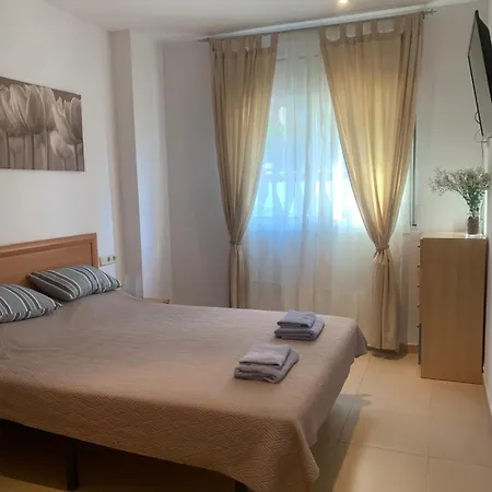 70m2 2bedrooms 25m2terrace, 4pools, 3min
