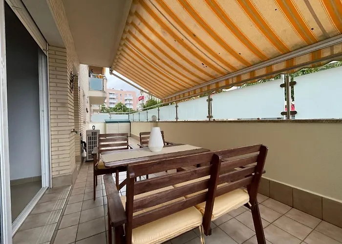 70m2 2bedrooms 25m2terrace, 4pools, 3min