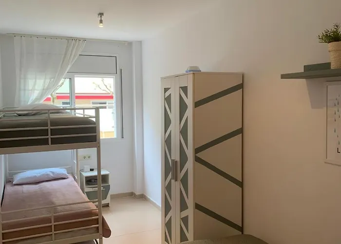 70m2 2bedrooms 25m2terrace, 4pools, 3min Apartman